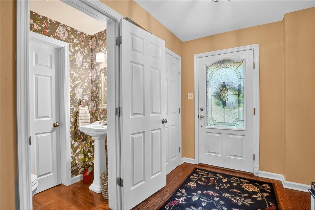 Mt Lebanon, PA 15216,332 Oak Forest Dr