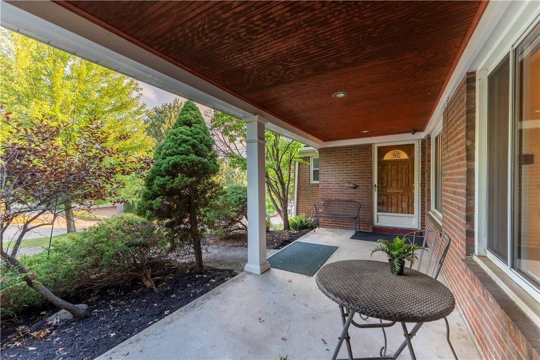 Mt Lebanon, PA 15216,1727 Holly Lane