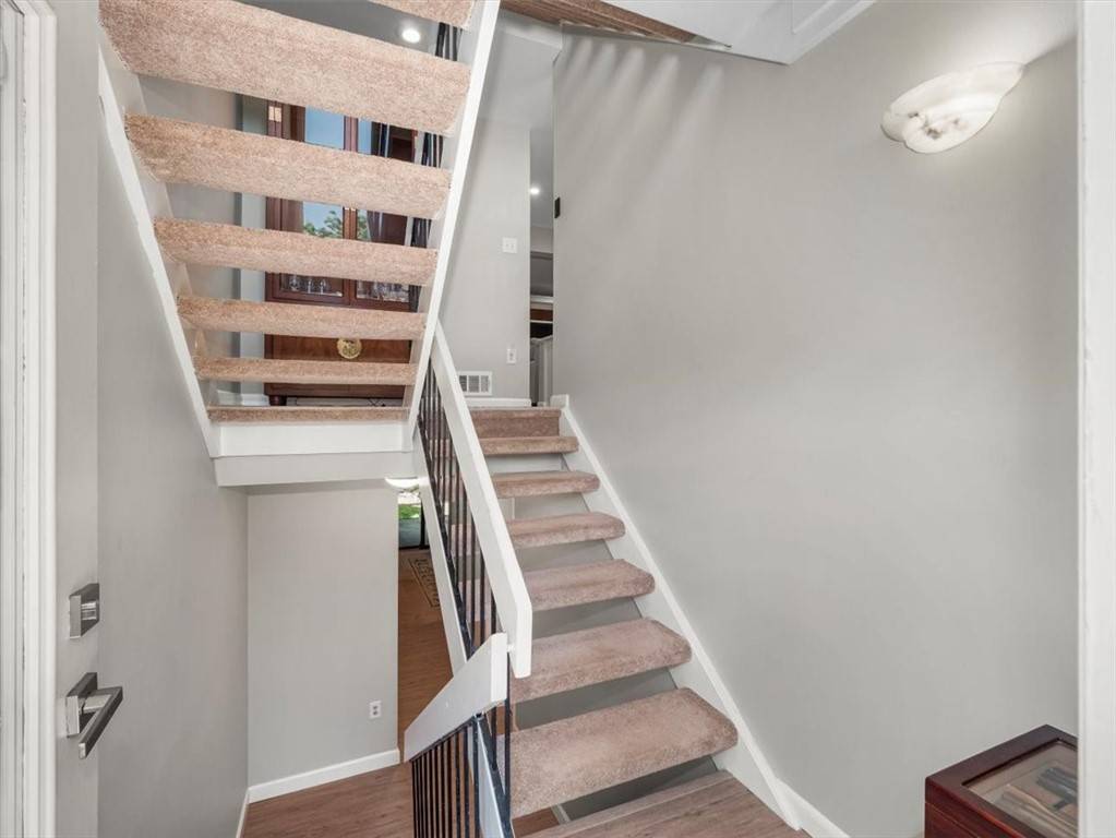 Ross Twp, PA 15237,385 Hawthorn Ct