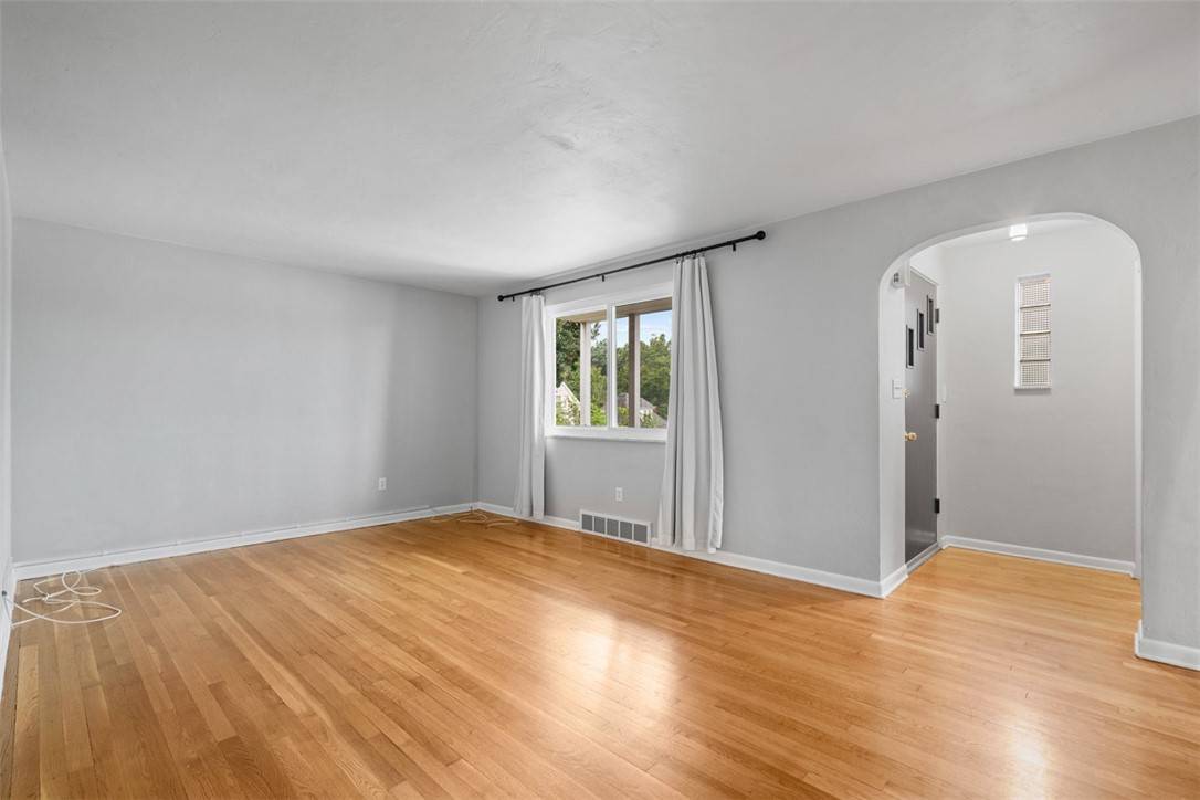 Emsworth, PA 15202,30 Pittsburgh St