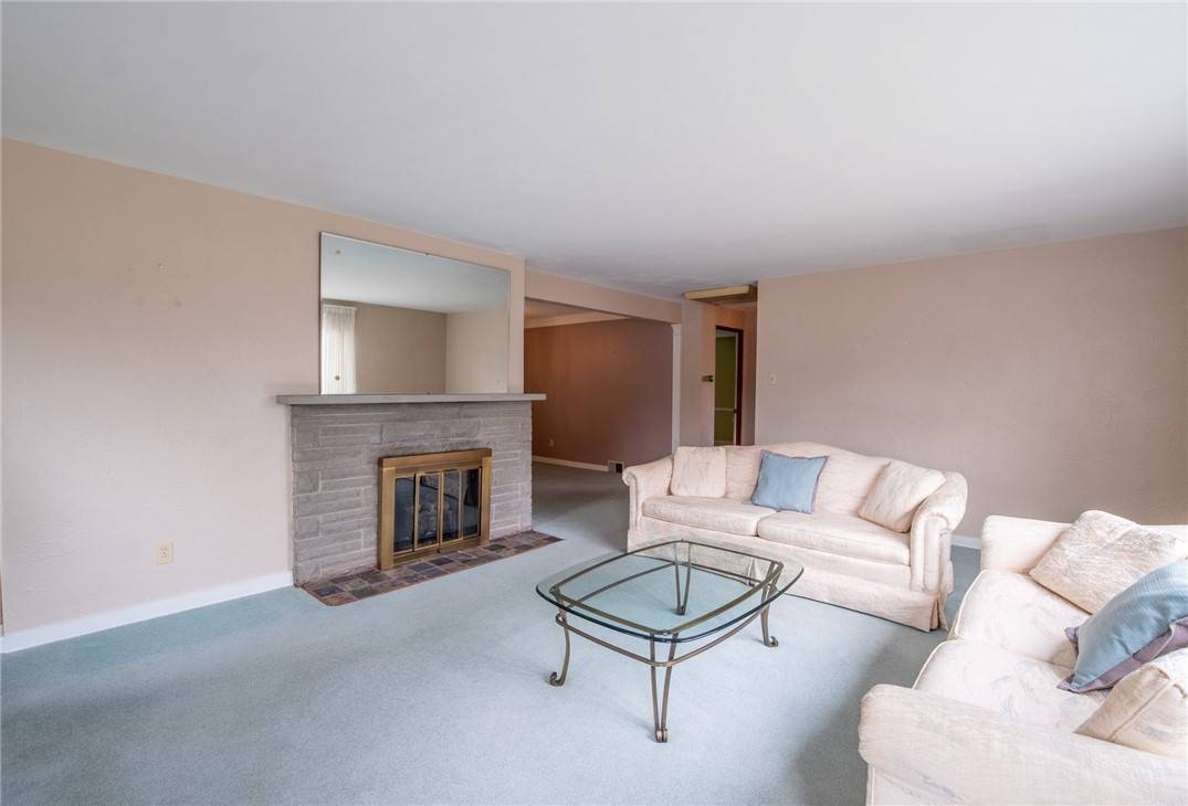Whitehall, PA 15227,4372 Frank St