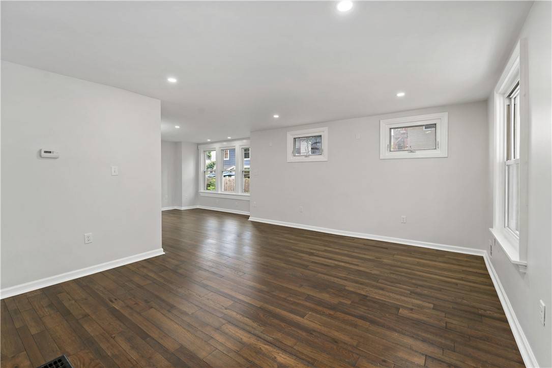 Point Breeze, PA 15221,7717 Tuscarora St