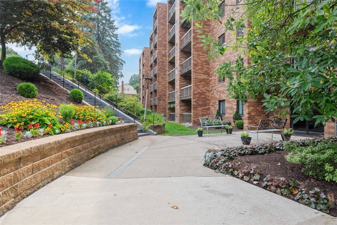 Scott Twp, PA 15243,1500 COCHRAN ROAD #614