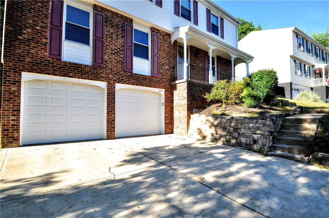 Moon/crescent Twp, PA 15108,603 Meade Dr