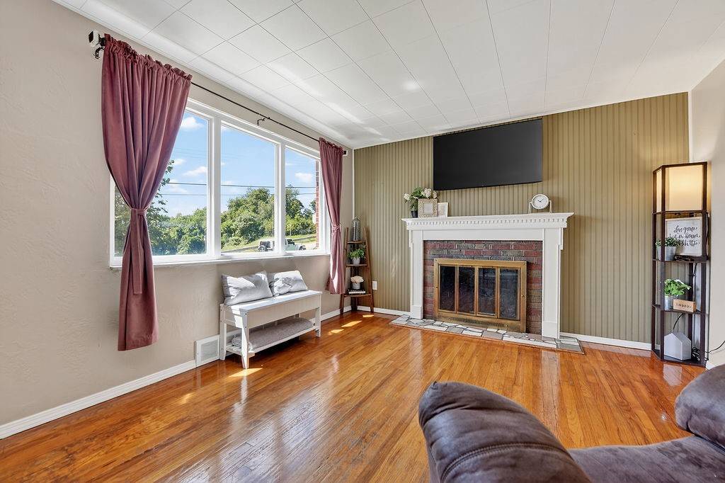 Collier Twp, PA 15106,128 Delfred Dr
