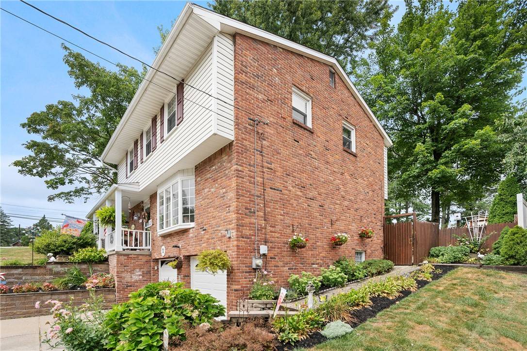 Moon/crescent Twp, PA 15108,176 N Jamestown Rd
