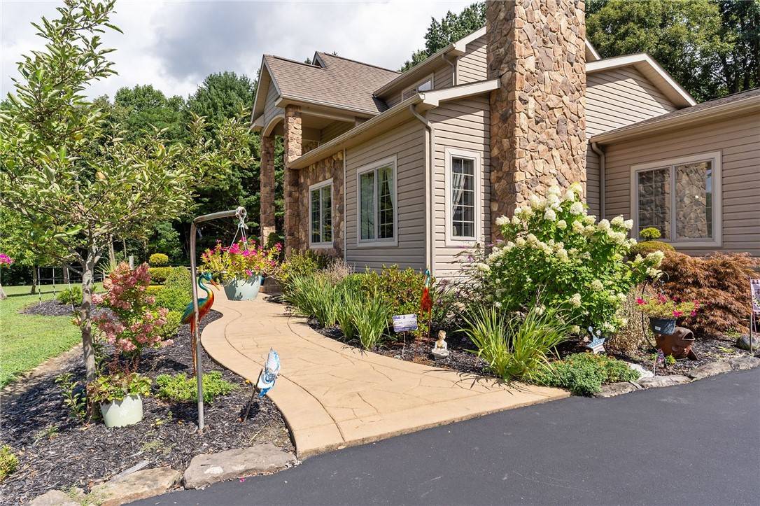 Greenville Boro, PA 16125,102 Mehard Ave #B