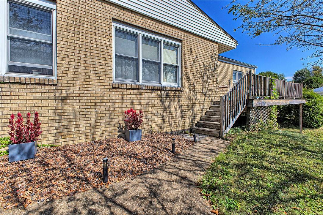 Hempfield Twp, PA 15601,303 Thomas School Road