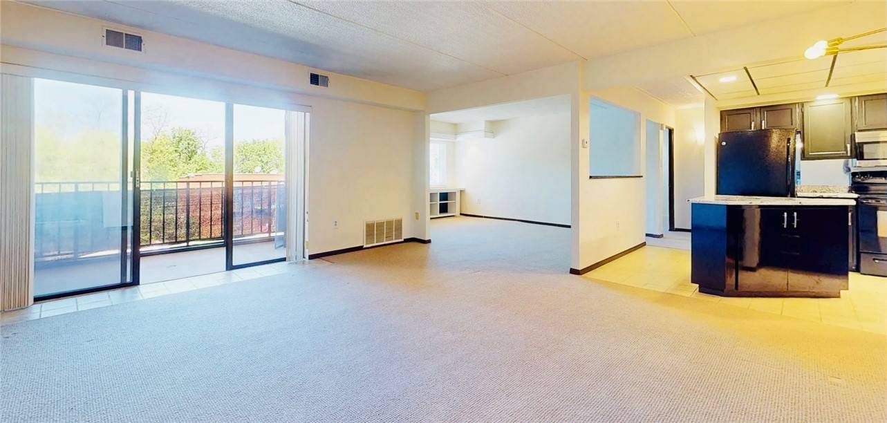 Squirrel Hill, PA 15217,5600 Munhall #403