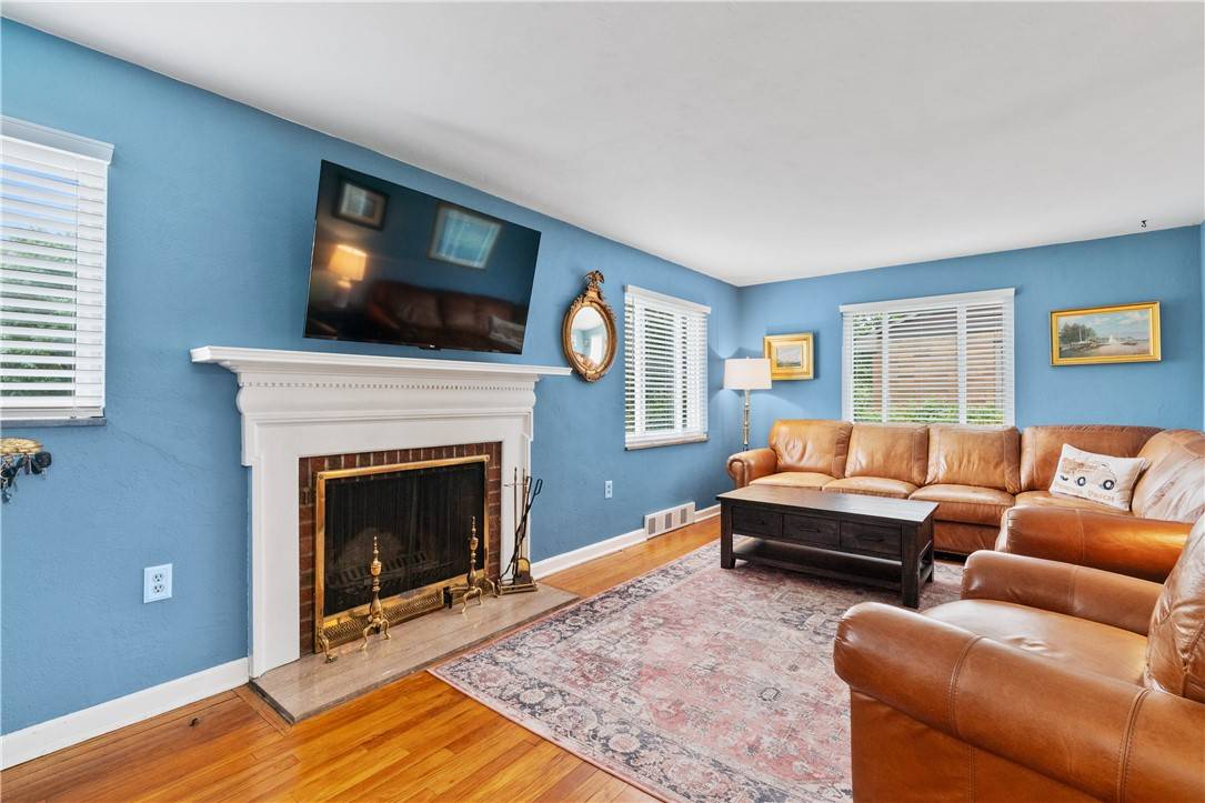 Mt Lebanon, PA 15243,1512 Worcester Drive