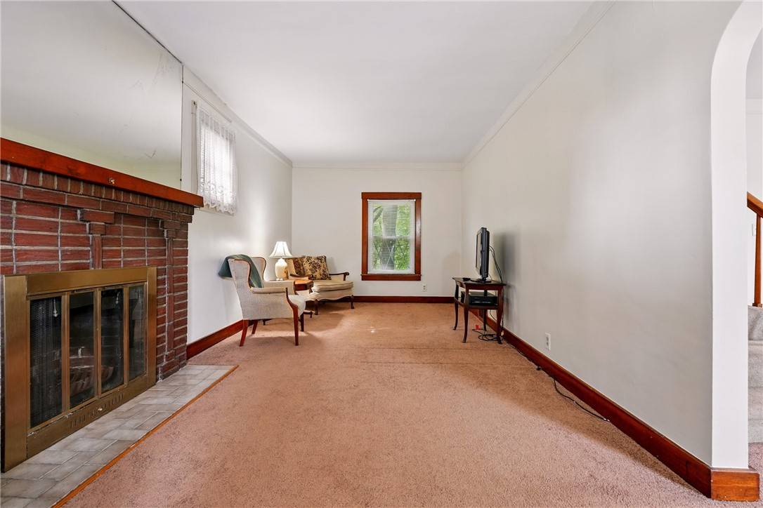 Ellwood City, PA 16117,104 Pittsburgh Cir