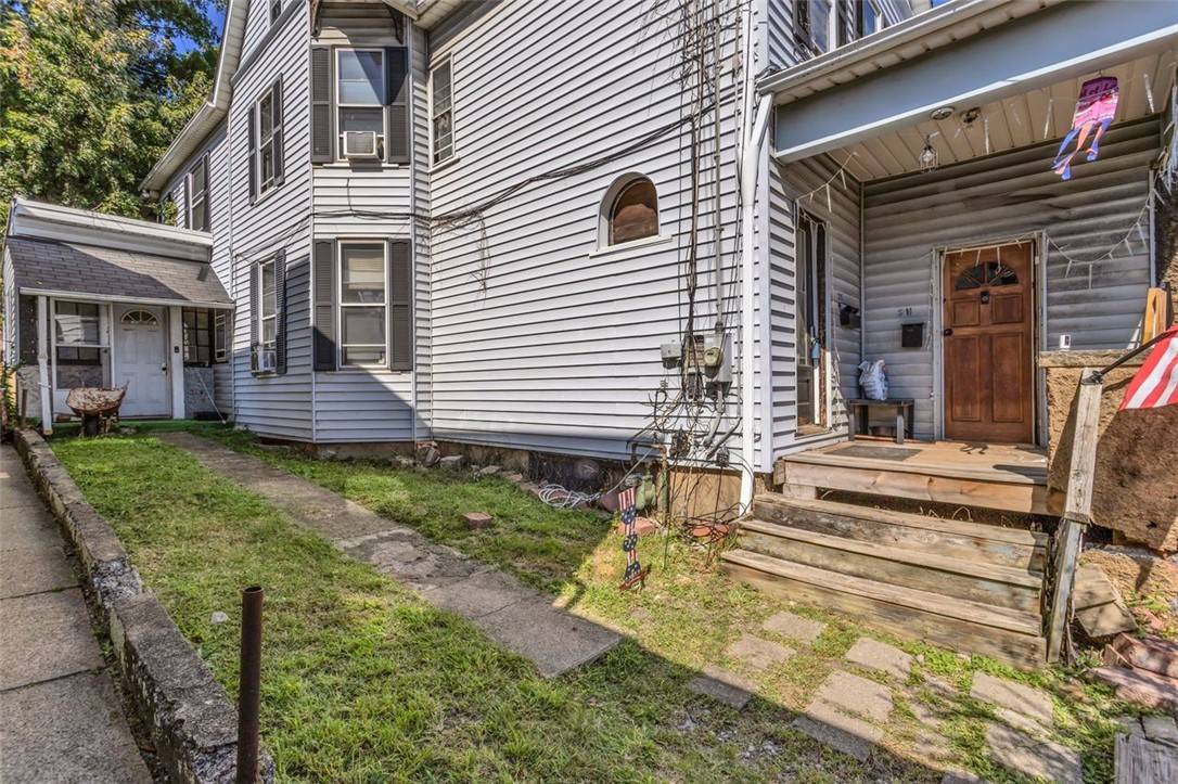 Tarentum, PA 15084,211 E 7th Ave