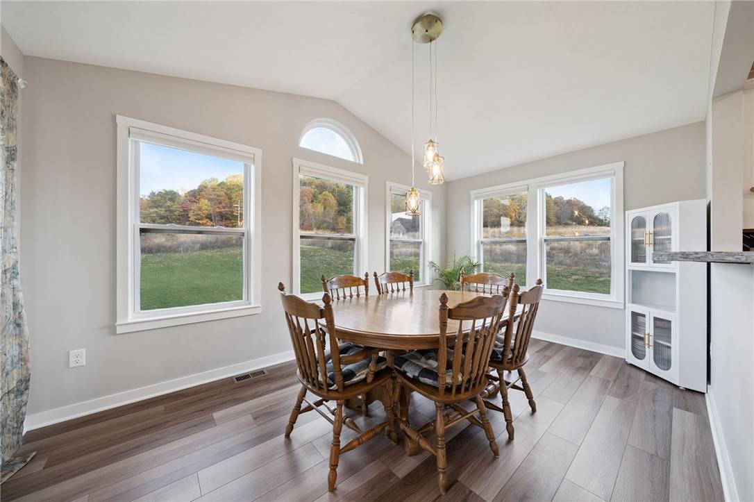 Hunker, PA 15639,409 Frank St