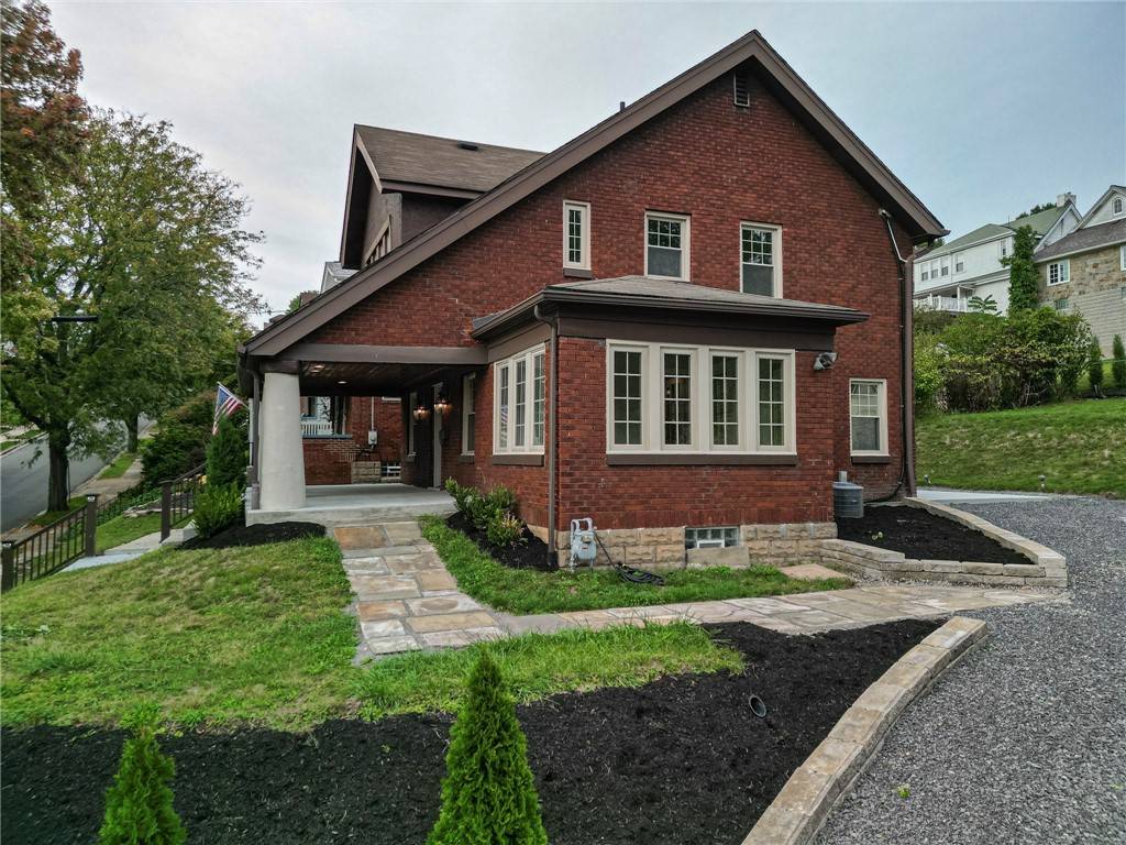 Mt Lebanon, PA 15228,453 S Meadowcroft