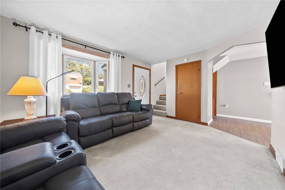 West Mifflin, PA 15122,828 Alberta Dr