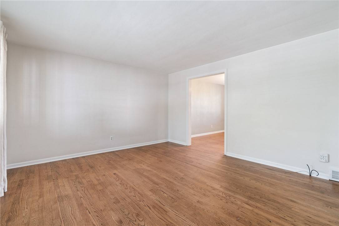 Aspinwall, PA 15215,413 CENTER AVE