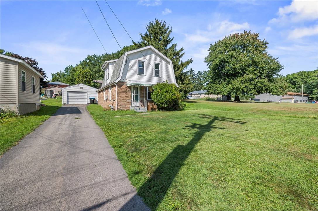 Hermitage, PA 16148,2239 Woodbine Dr