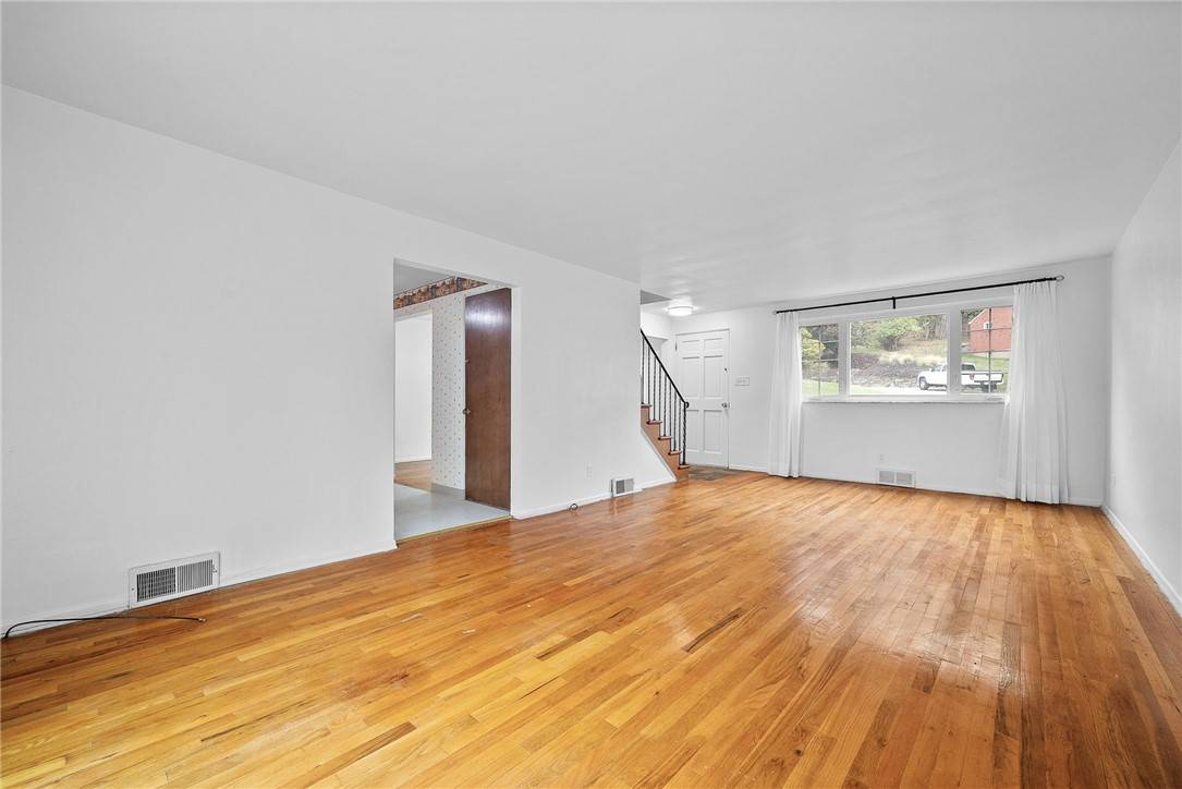 Green Tree, PA 15205,1063 McKenna Ave