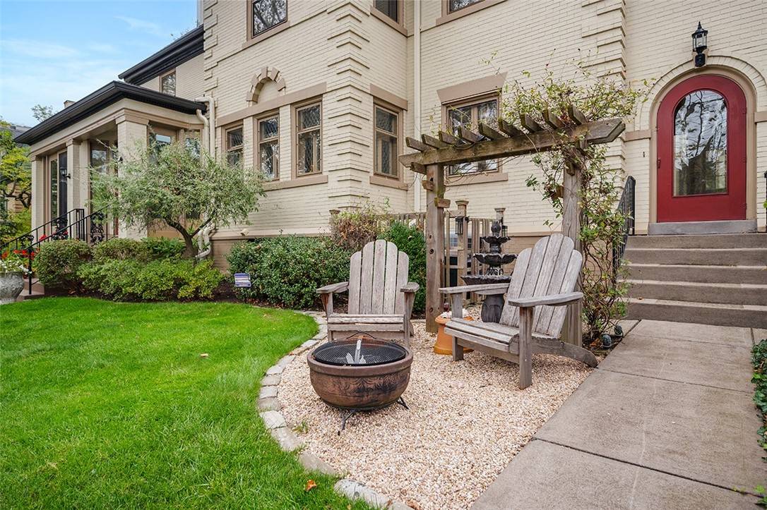 Shadyside, PA 15232,4 Colonial Pl