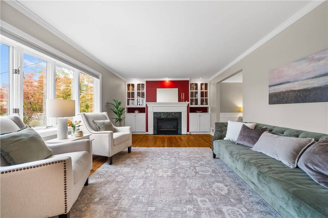 Mt Lebanon, PA 15243,865 Foxland