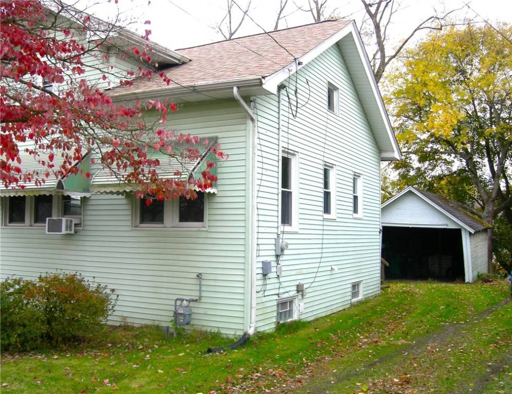 Sharon, PA 16146,144 Flowers Ave