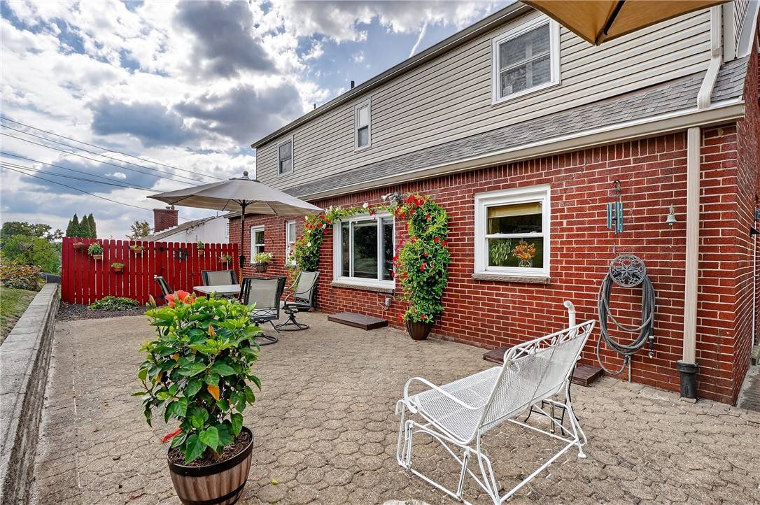 Mt Lebanon, PA 15243,1241 Arrowood Dr