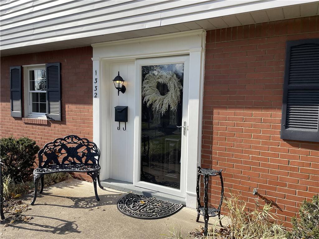 Monroeville, PA 15146,1332 Hazenwood Dr