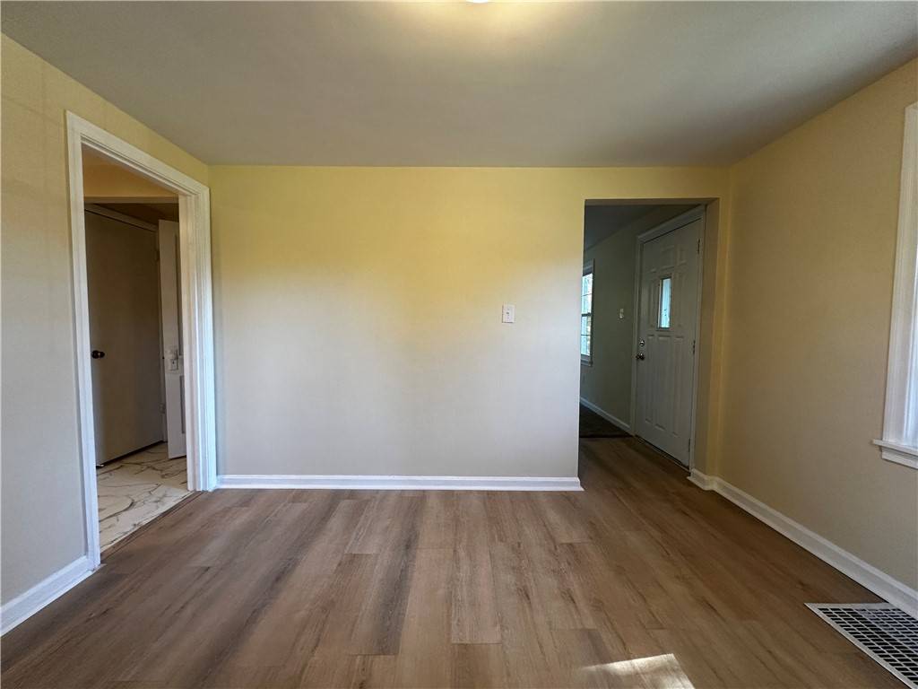 New Castle, PA 16105,527 E Moody Ave