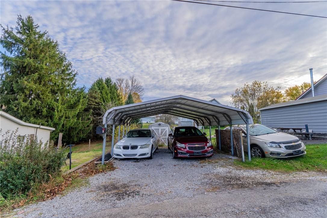 Monaca, PA 15061,1924 Cherry Alley