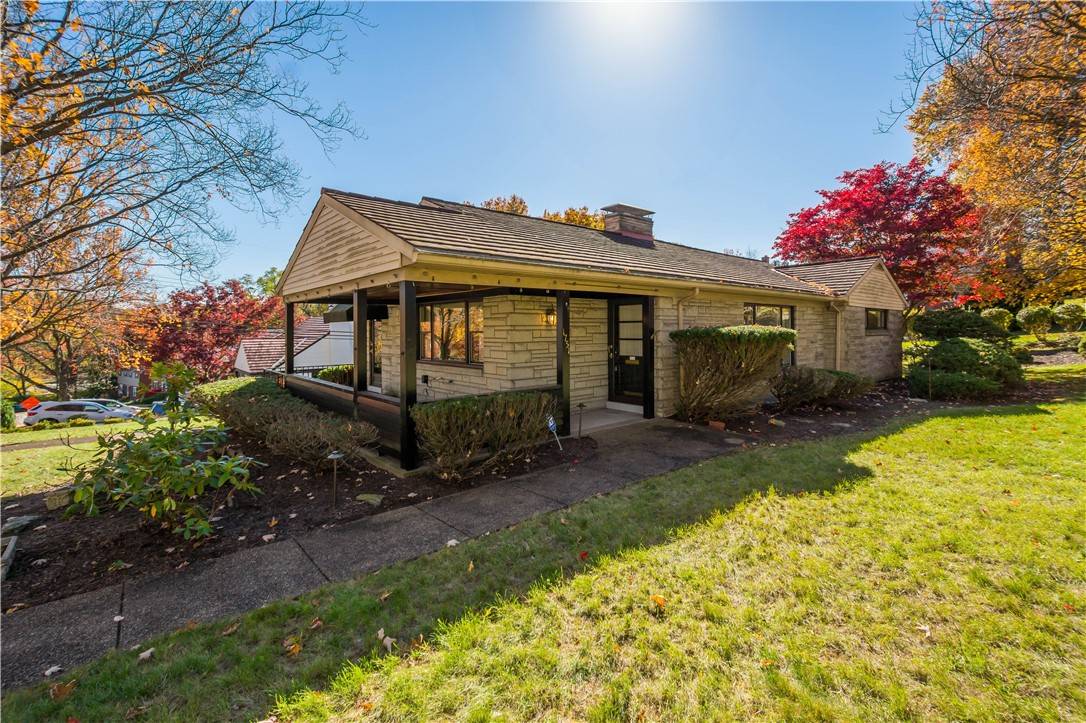 Mt Lebanon, PA 15216,1751 Helen Drive