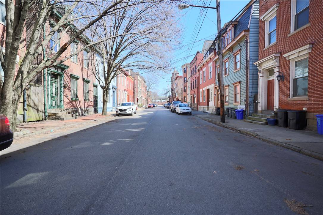 Central North Side, PA 15212,515 Lockhart St #2