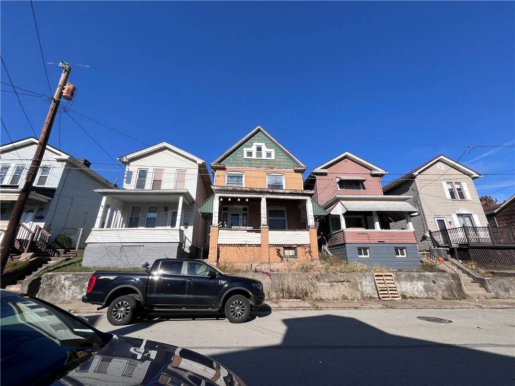 Tarentum, PA 15084,104 W 8th Ave