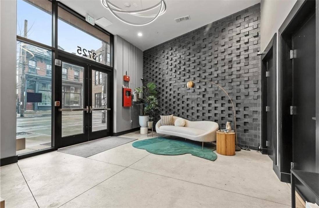 Lawrenceville, PA 15201,3725 Butler Street #209