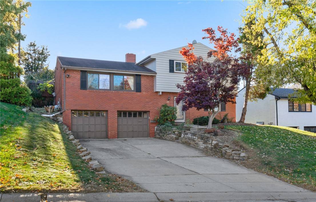 Mt Lebanon, PA 15243,169 Elatan Dr