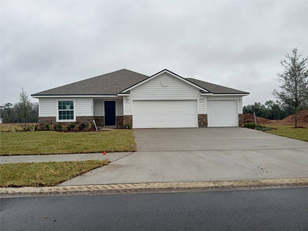 Yulee, FL 32097,96896 MCGIRTS CREEK LOOP