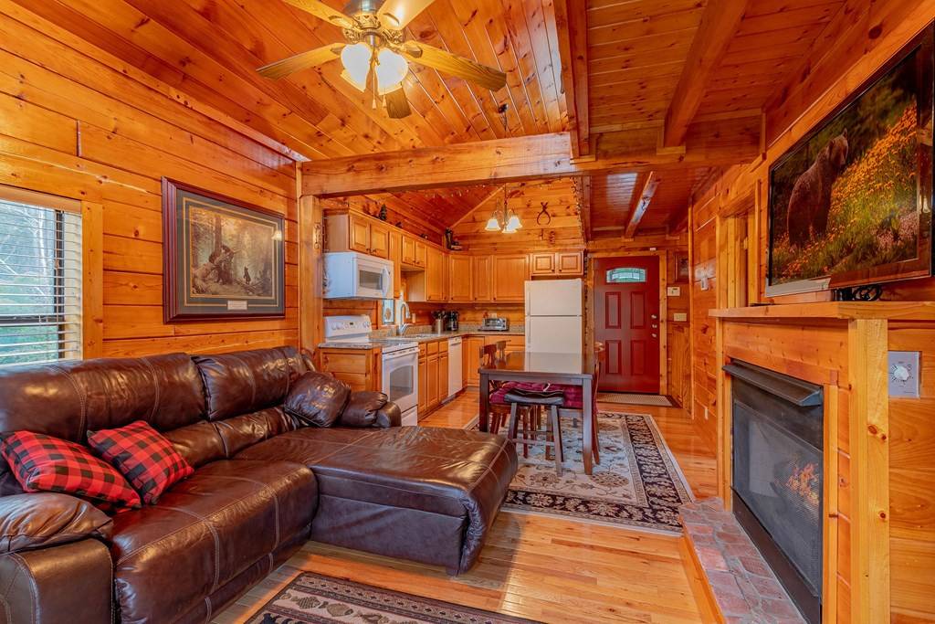 Sevierville, TN 37862,513 Hideaway Ridge CIR