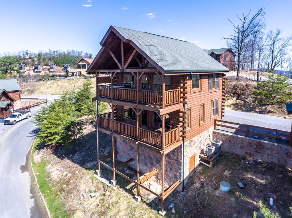 Sevierville, TN 37876,2320 TOP OF THE WORLD DR
