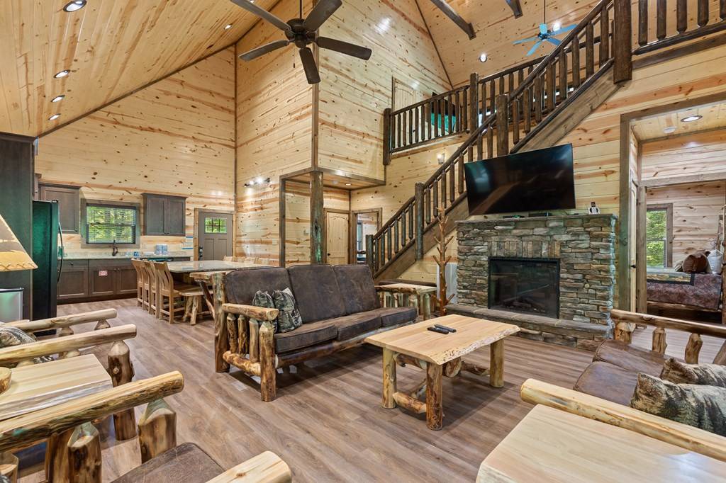 Sevierville, TN 37862,2112 Cub CIR