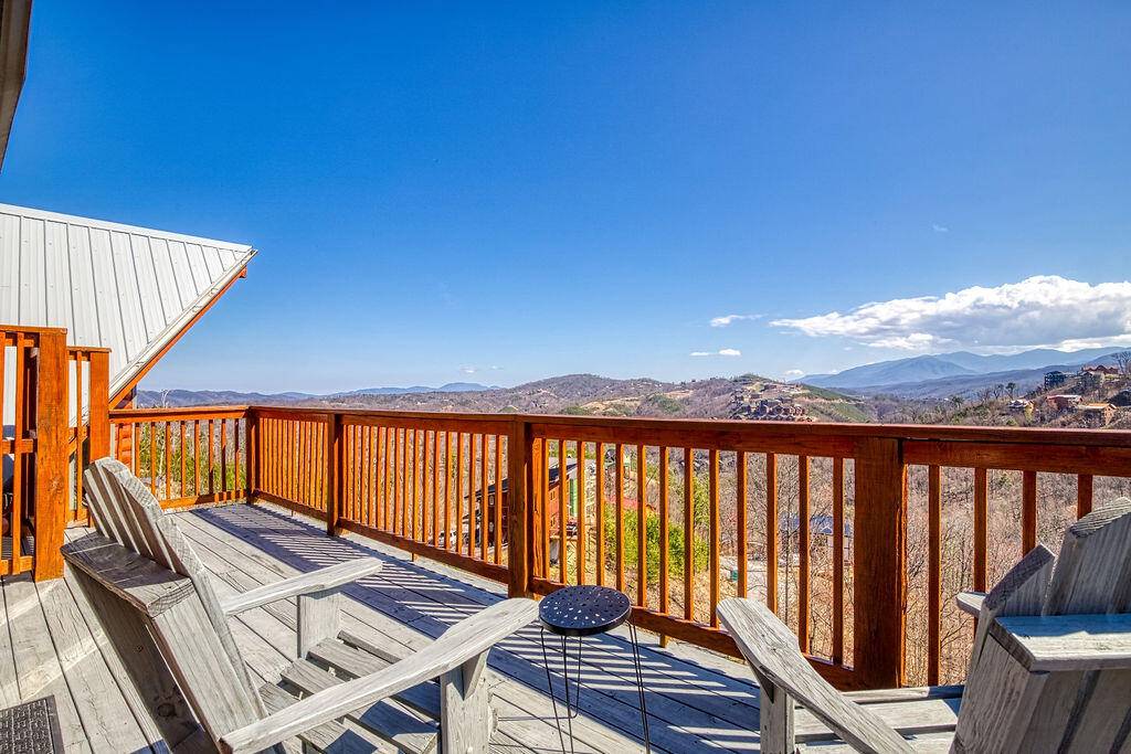 Gatlinburg, TN 37738,433 Red Hawk WAY