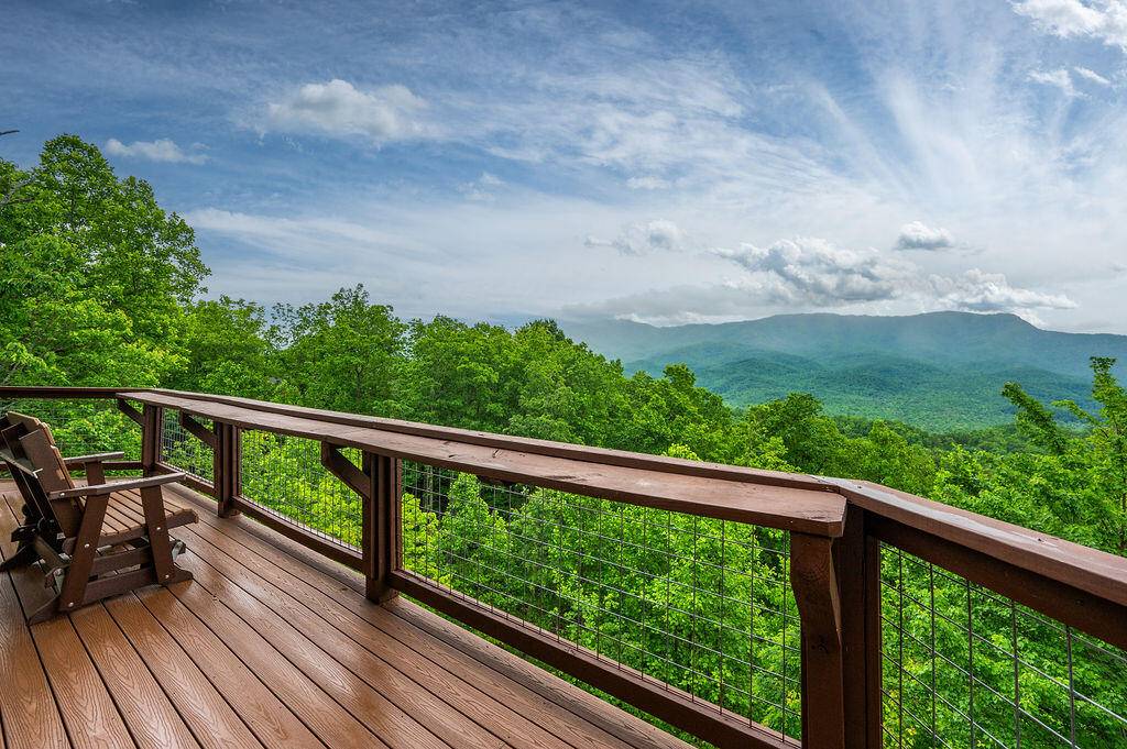 Gatlinburg, TN 37738,725 Big Bear Ridge RD