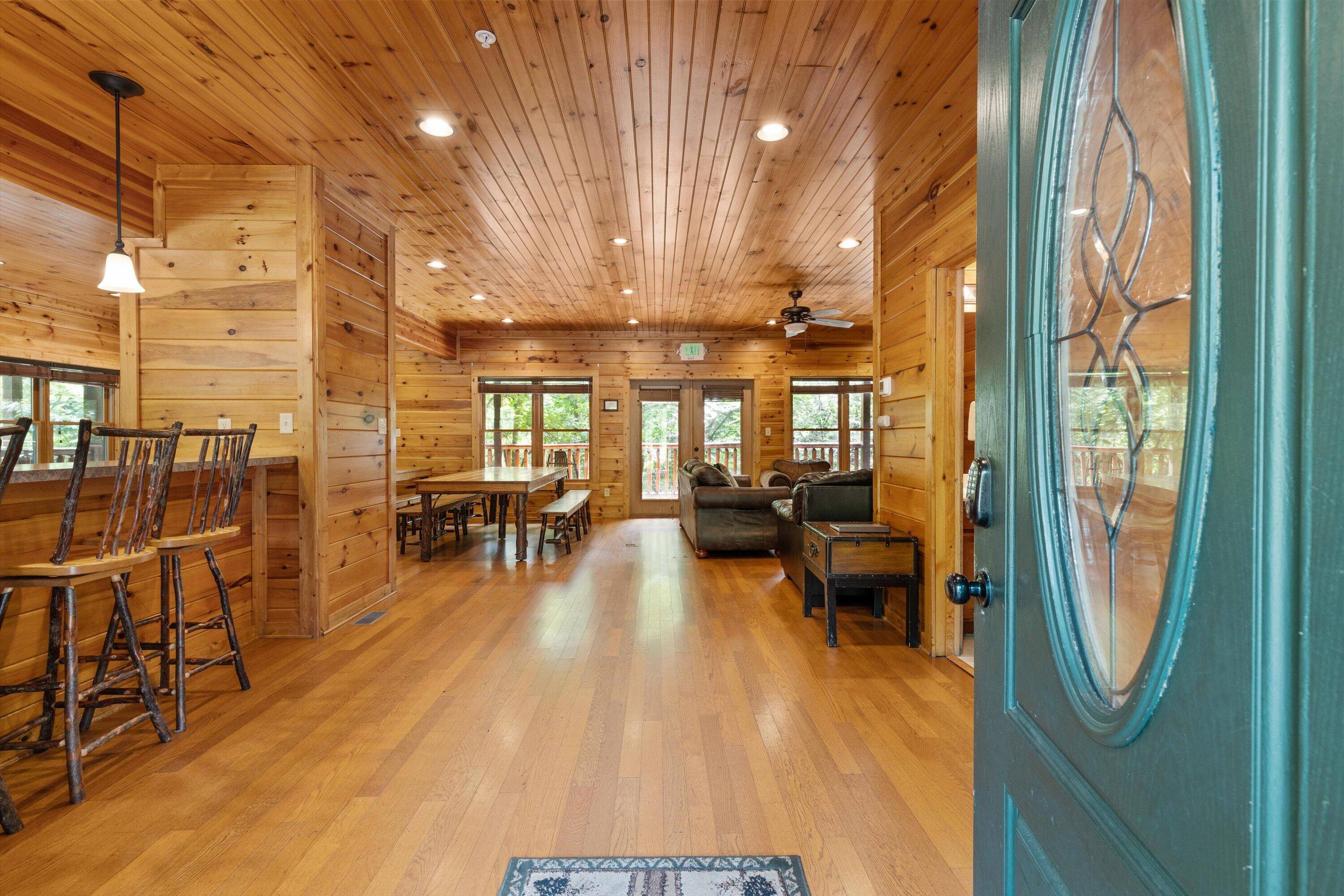 Gatlinburg, TN 37738,204 Dogwood Point WAY