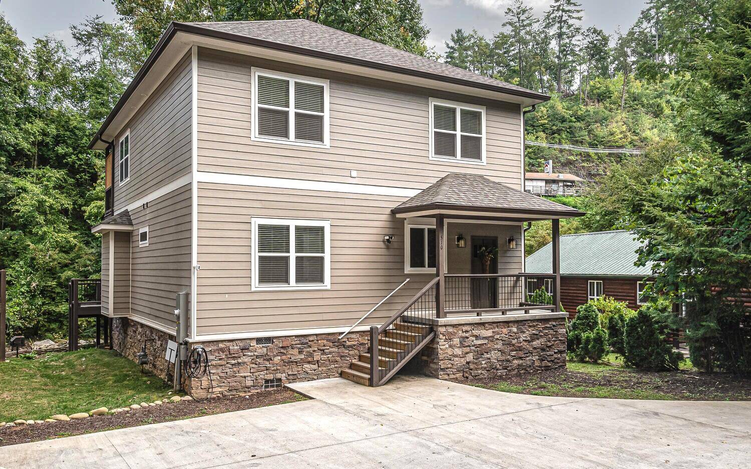 Gatlinburg, TN 37738,510 Hemlock ST