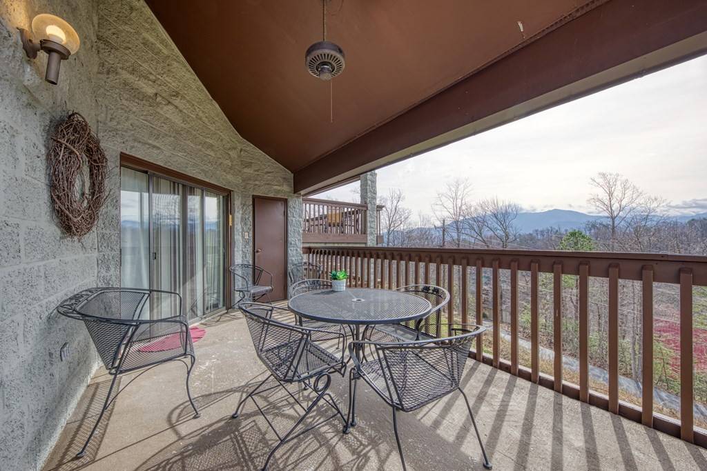 Gatlinburg, TN 37738,1155 Upper Alpine Way, #303