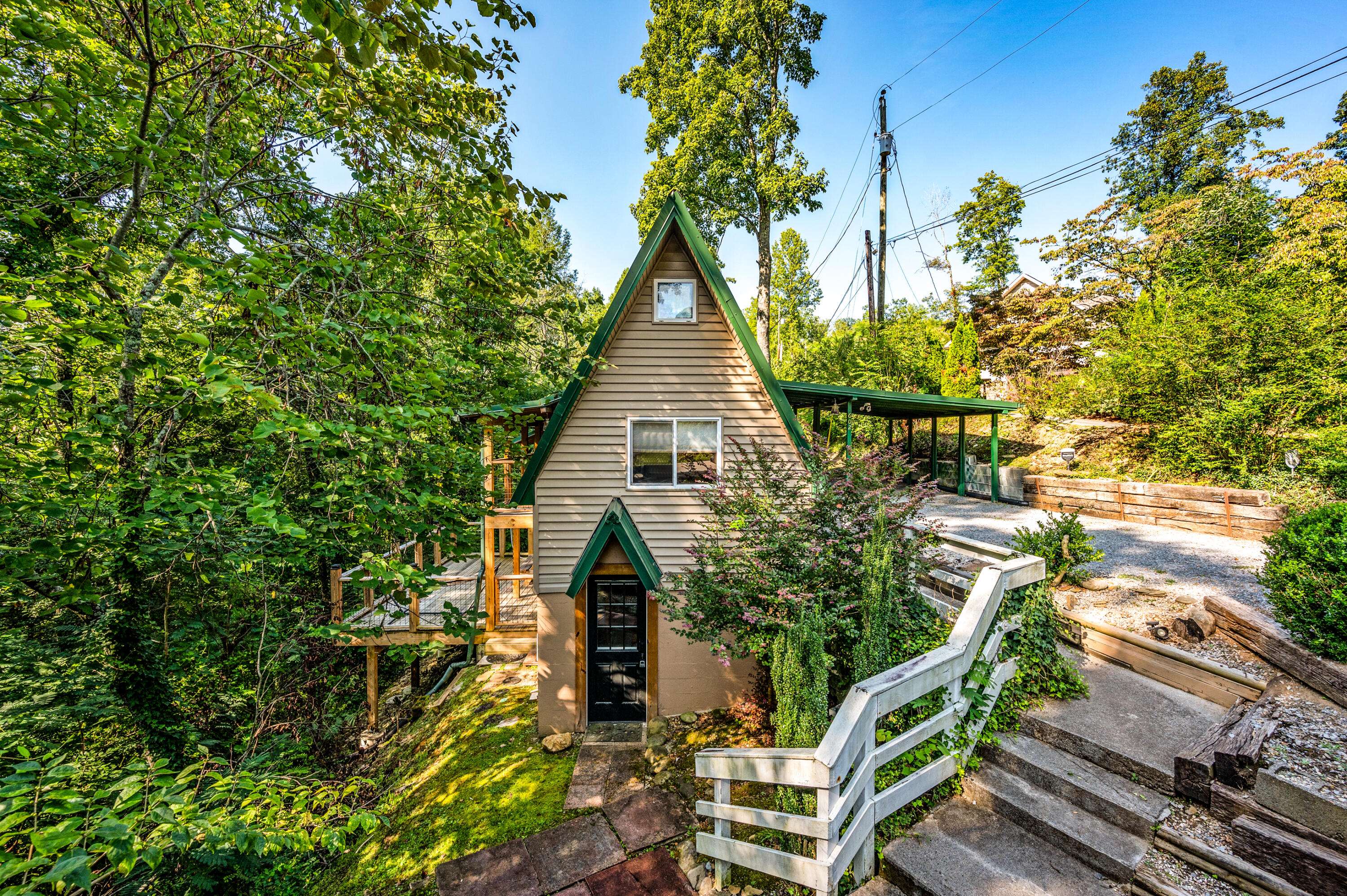 Gatlinburg, TN 37738,602 Ridge RD