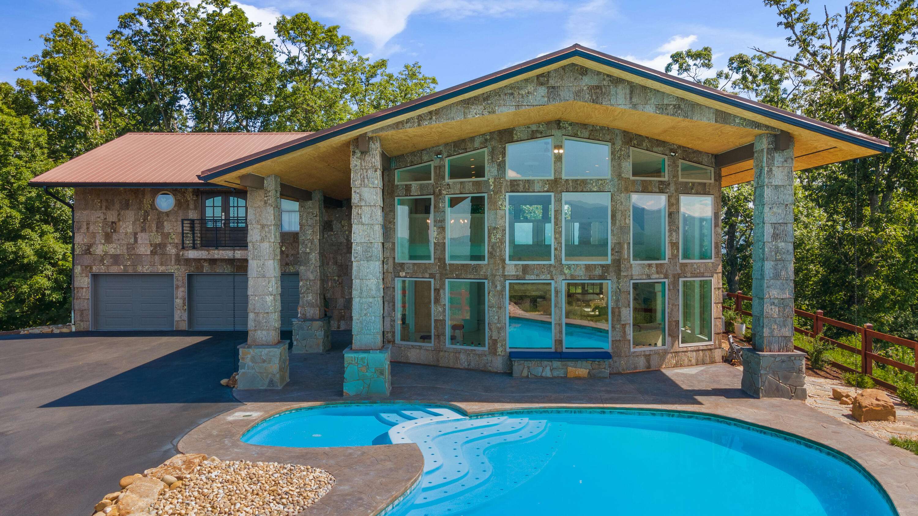 Sevierville, TN 37876,3661 Richardson Cove RD