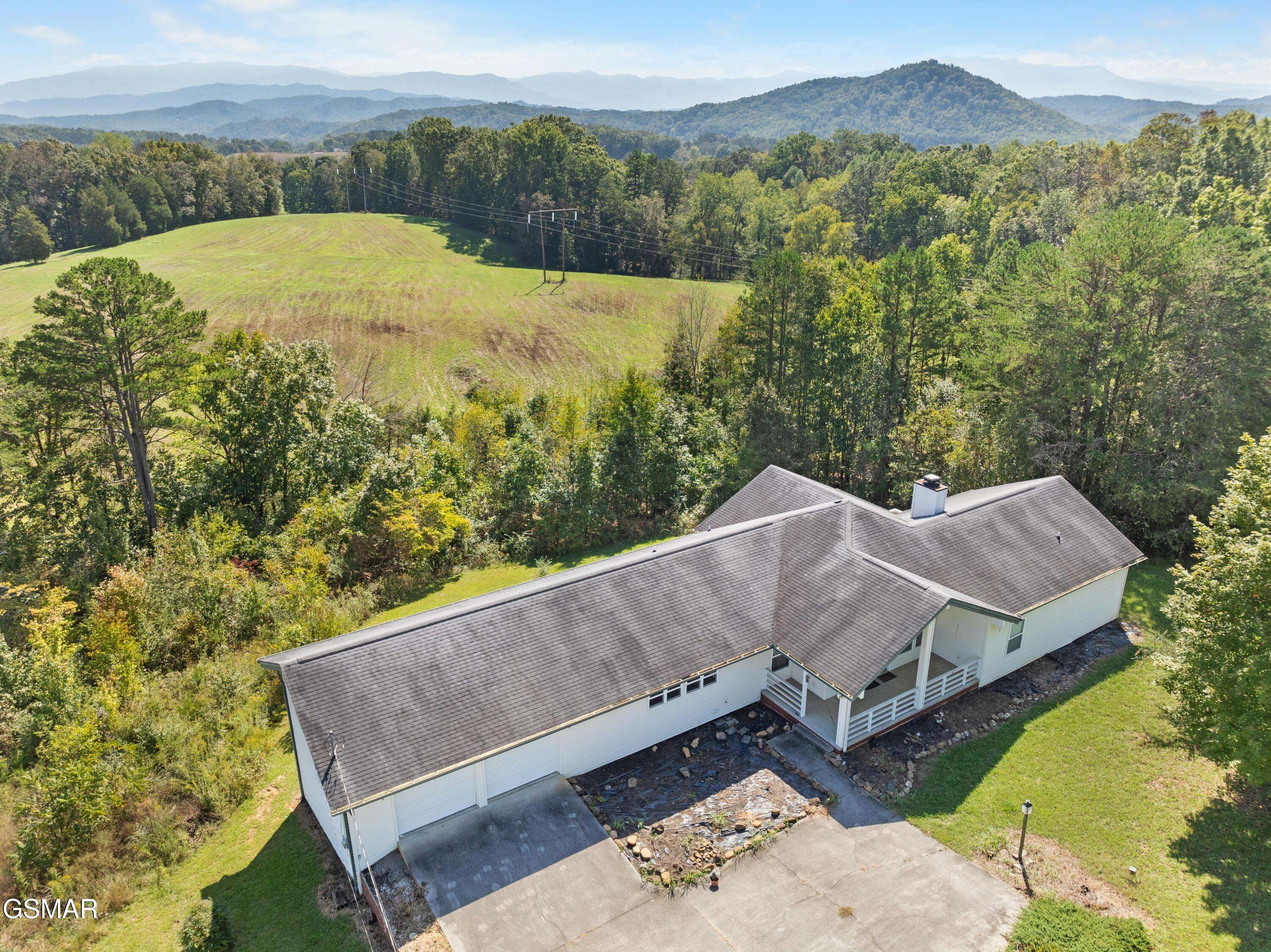 Sevierville, TN 37876,450 Connatser LN