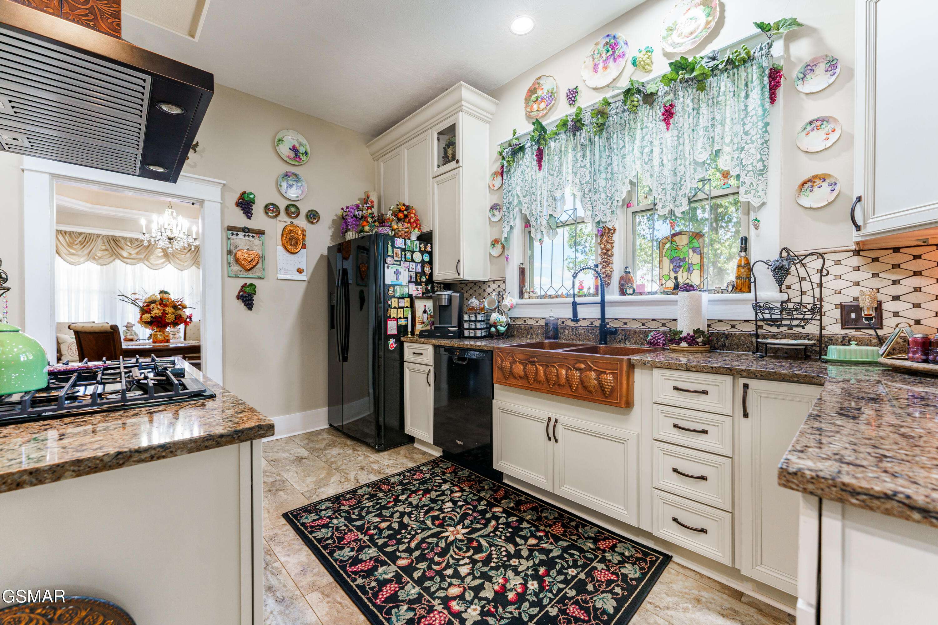 Madisonville, TN 37354,719 College ST
