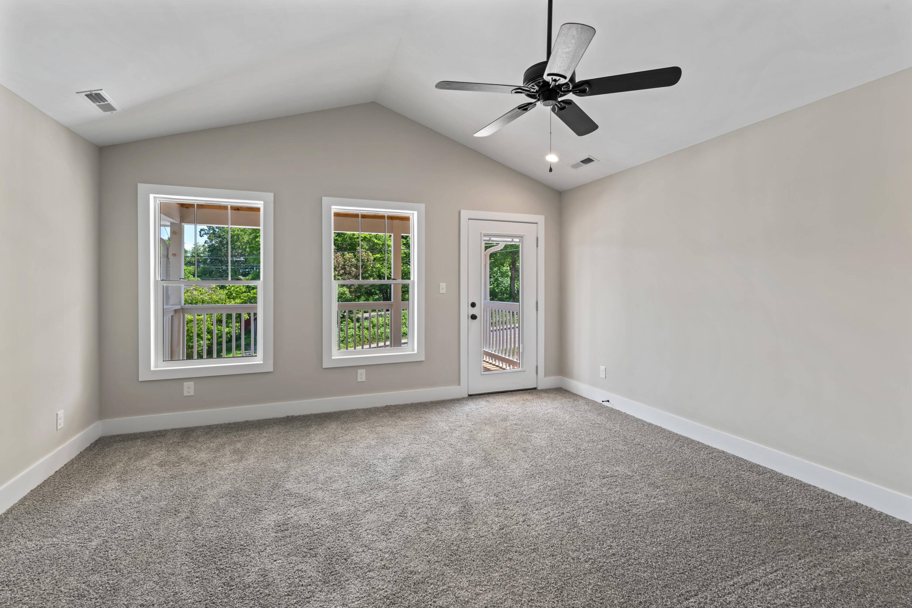 Dandridge, TN 37725,174 W Meeting ST
