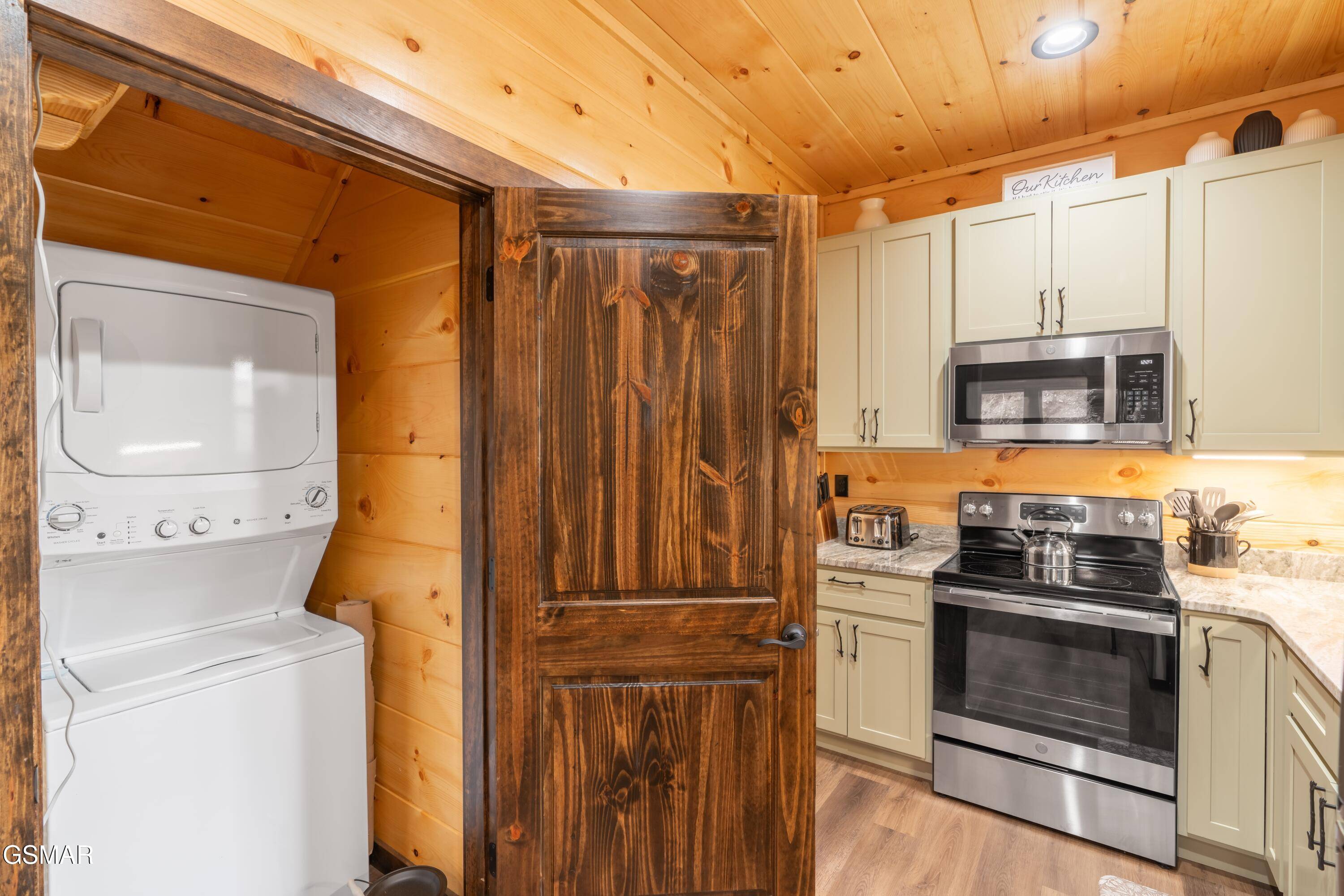 Sevierville, TN 37862,2382 Headrick Lead