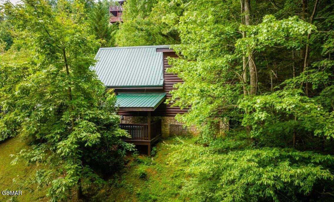 Gatlinburg, TN 37738,808 High Mountain WAY